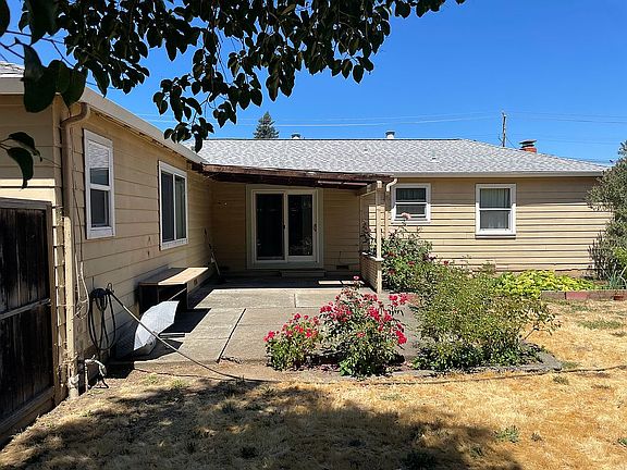 Front house backyard