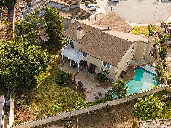 3rd image of 11589 Coralberry Ct