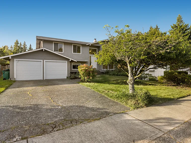 8818 NE 144th St — Photo 1