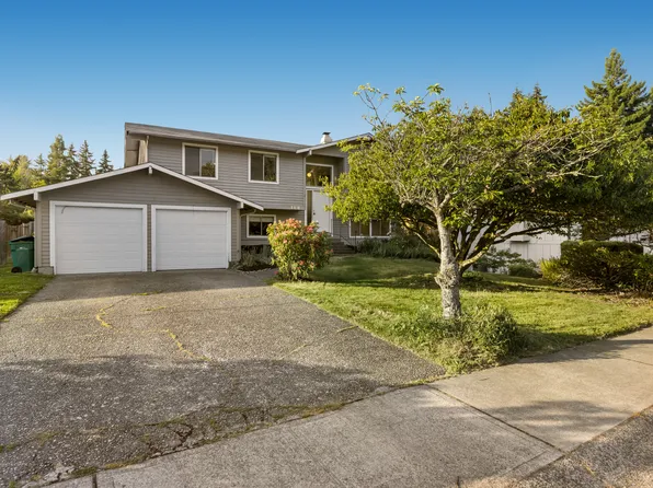 8818 NE 144th St, Kirkland, WA 98034