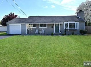 734 Newark Pompton Tpke, Pompton Plains, NJ 07444