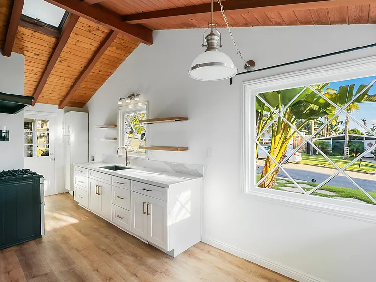 109 Avenida Lucia — Photo 3