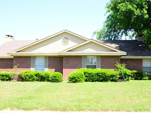 2nd image of 1724 Carrington Dr