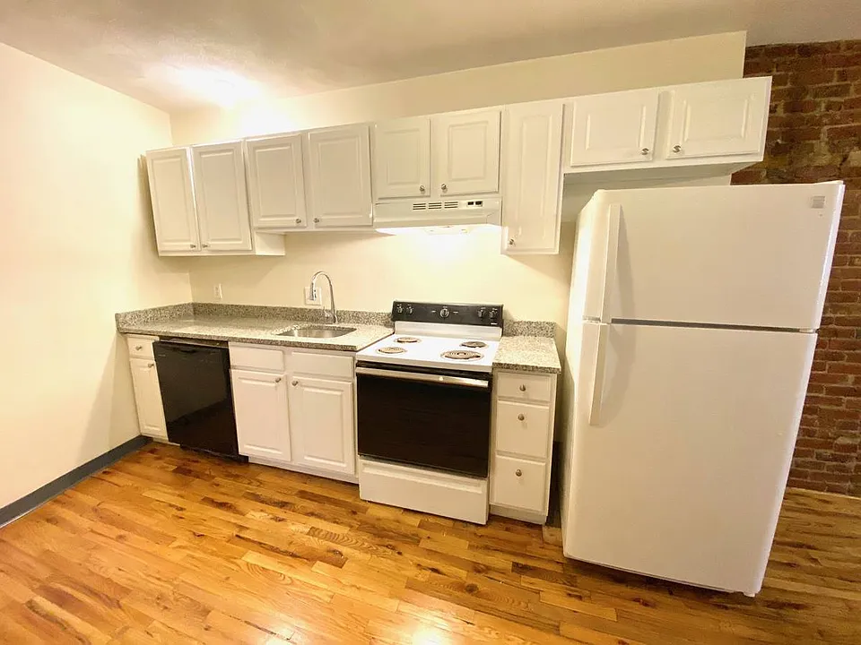 838 Huntington Ave #3