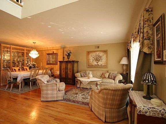 5th image of 203 Westcott Blvd #2