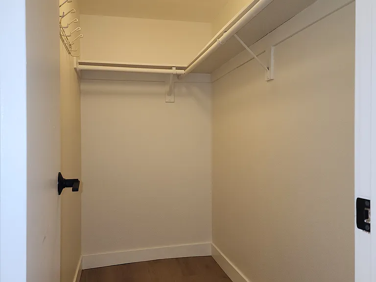 408 Burchett St #6 — Photo 15