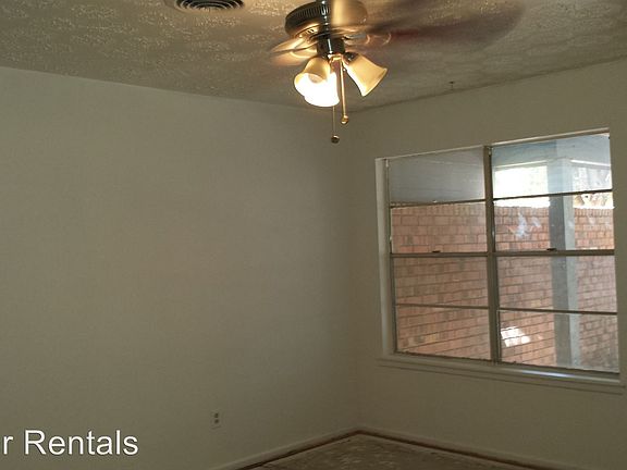 3rd image of 2741 Pagewood Ave