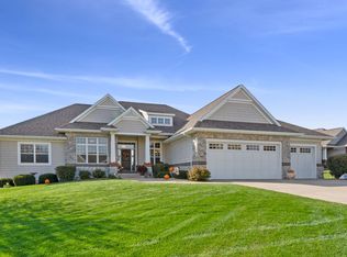 2865 Wildflower Rd, Cedar Rapids, IA 52411