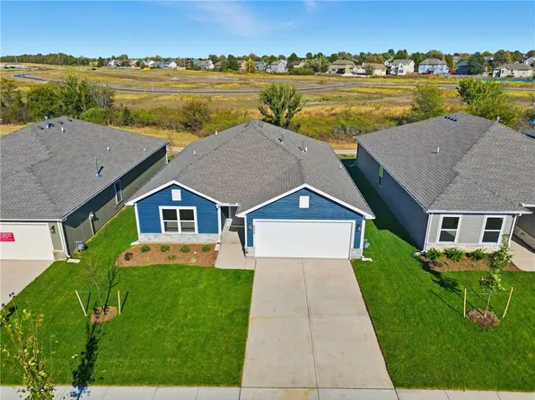 550 W Fountain St, Gardner, KS 66030