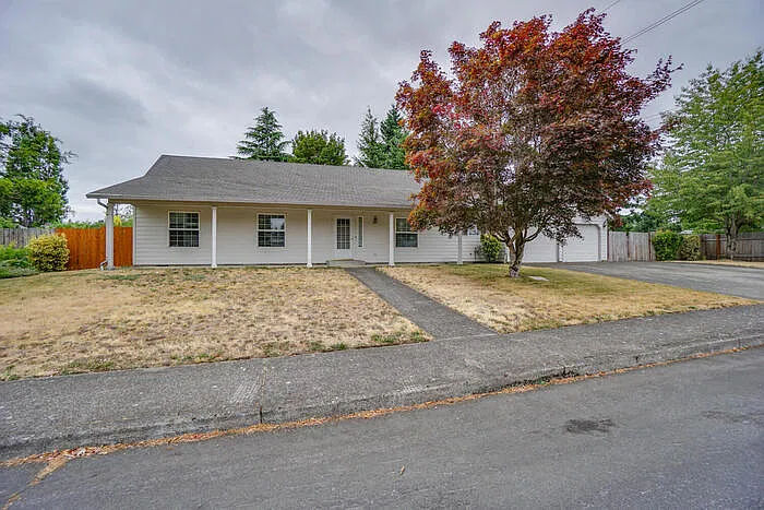 3 bed, 2.0 bath, 1576 sqft, $2,495 — Photo 2