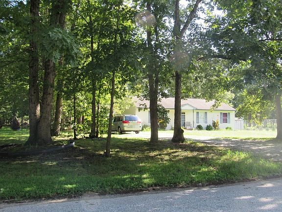 3rd image of 2858 London Ln