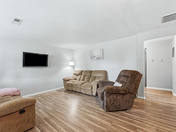 3rd image of 1311 Culbertson Ct