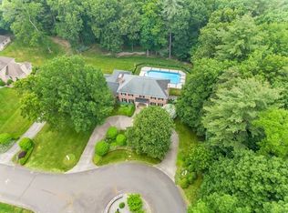 8 Dove Hl, South Hadley, MA 01075