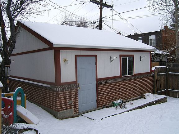 Oversized 2-Car Garage