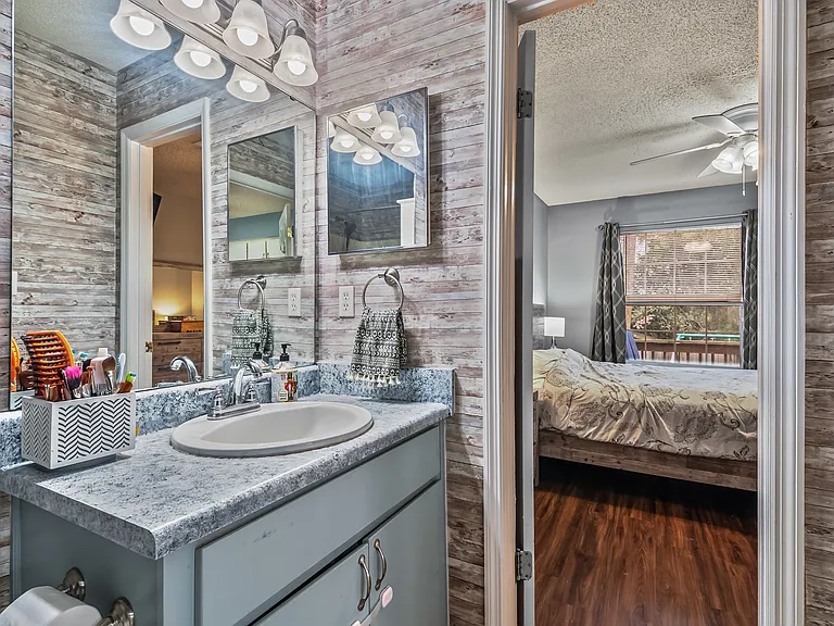 4112 Castellan Dr — Photo 33