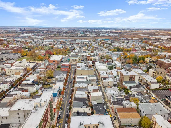 510 43rd Street image 12 of 32