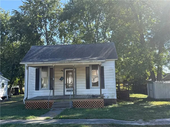 713 Marion Ave, Mattoon, IL 61938