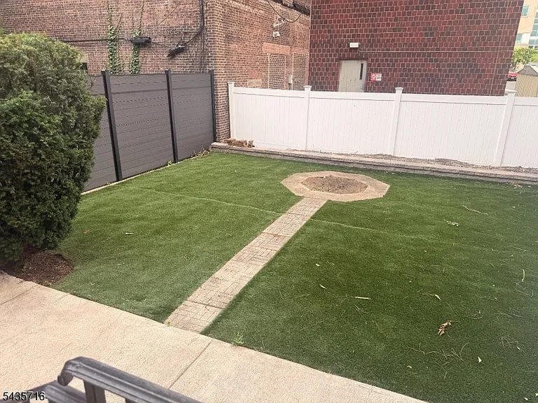 60 James St #1 — Photo 12