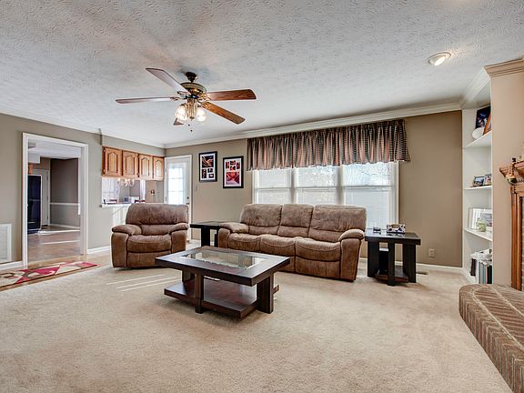 5th image of 435 Sweetgum Dr