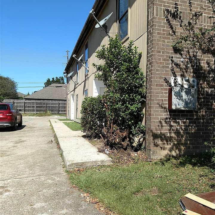 1st image of 1859 Pointe South Dr