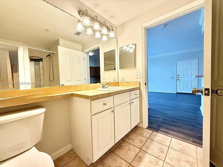 9208 Myrtlewood Cir W #208 — Photo 17