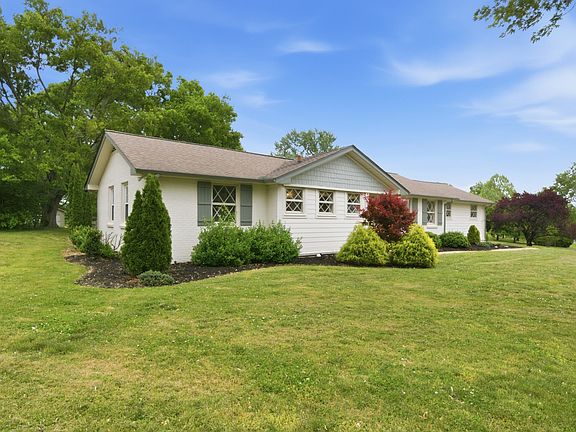 2nd image of 654 Oakley Dr