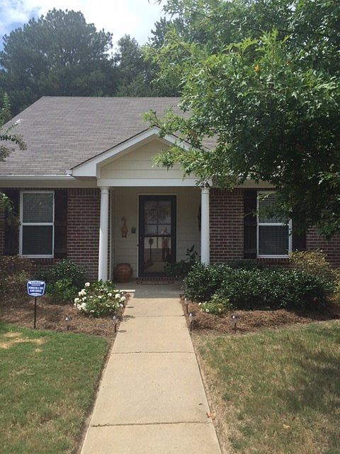 1st image of 114 Basswood Cir