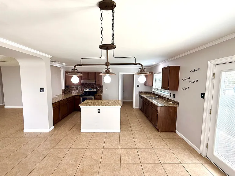 1530 Richland Hills Dr — Photo 9