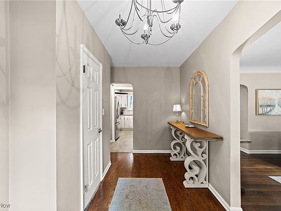 3rd image of 18880 Rivercliff Dr