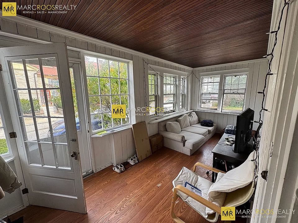 1st image of 31 Saint Clements Rd #2