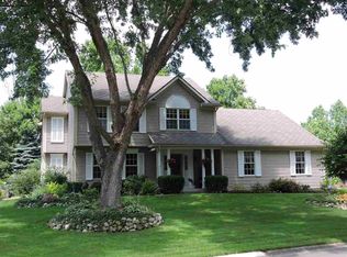 10663 N Pheasant Cove Dr, Granger, IN