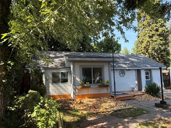 315 Kingsley Ave, Saint Joseph, MI 49085