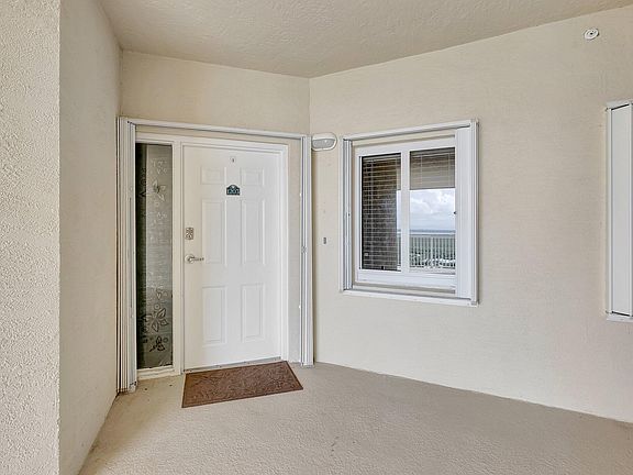 4th image of 3920 N Highway A1a #1203