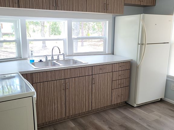 4th image of 10839 Peter Ave