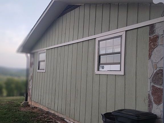 4th image of 670 Sharps Chapel Rd