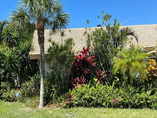 5260 Deerhurst Crescent Cir, Boca Raton, FL 33486
