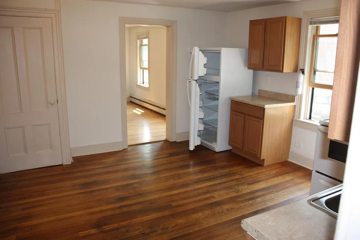 97 N Winooski Ave — Photo 2