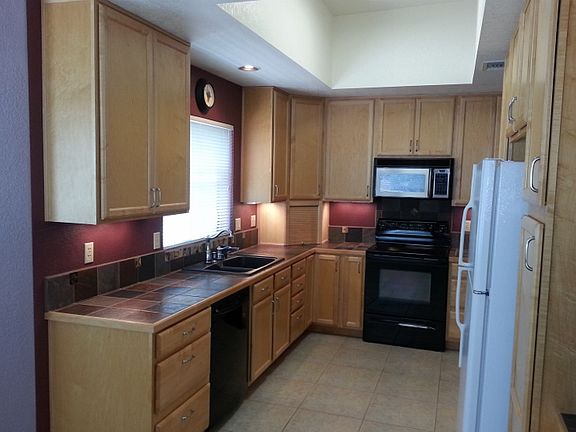 3rd image of 1491 N Stellers Jay Ave