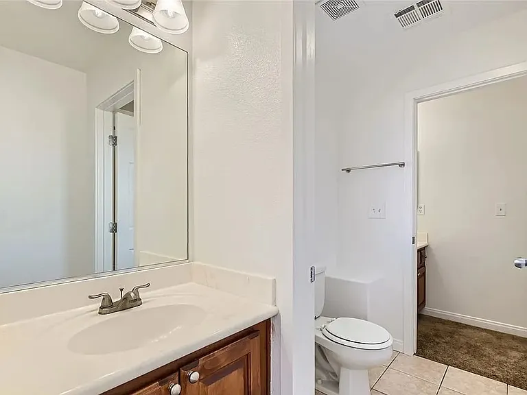 5849 Old English Ct — Photo 20