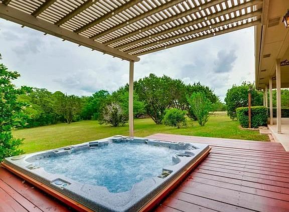 Imagine this after a long day at the office. Your personal paradise!