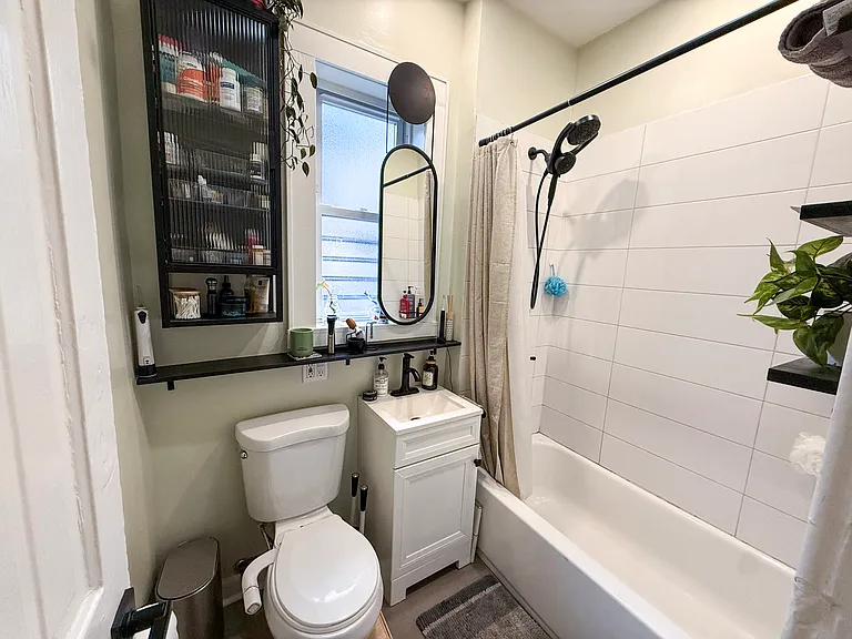 1508 N Artesian Ave #1R — Photo 6