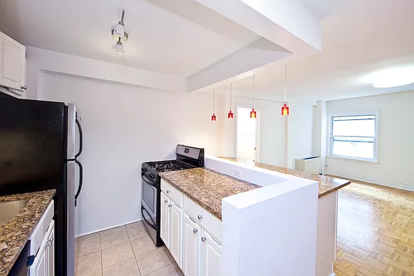 Rented by R New York | media 23