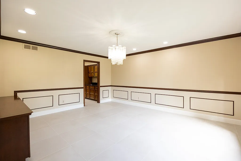 5 bed, 2804 sqft, $3,000 — Photo 2