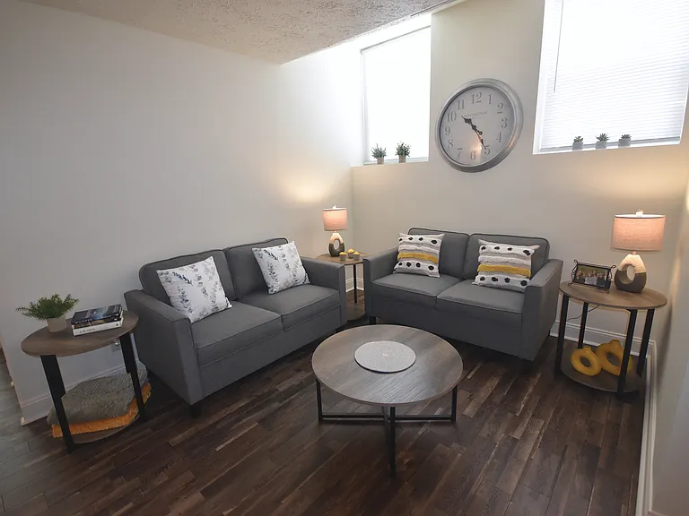 Waveland Place Apartments — Photo 31