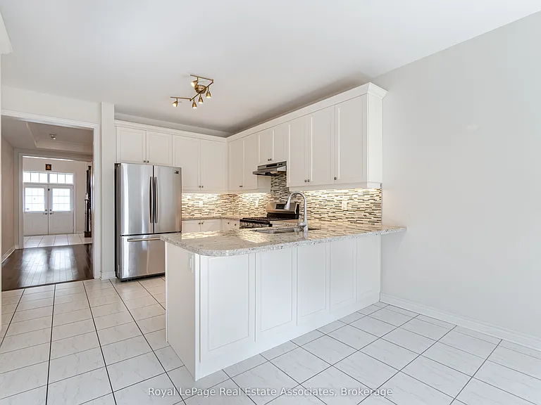 3172 Ernest Appelbe Blvd — Photo 7