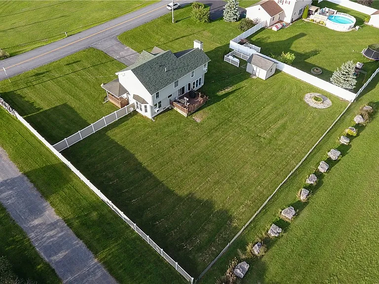 26202 Lafave Rd — Photo 44