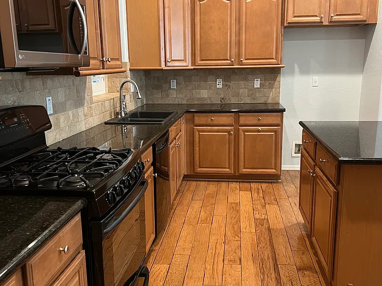 15390 W Old Oak Ln — Photo 16