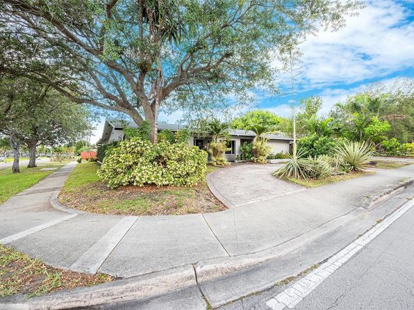 2221 N 46th Ave, Hollywood, FL 33021