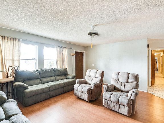 5th image of 429 SE Calmoso Dr