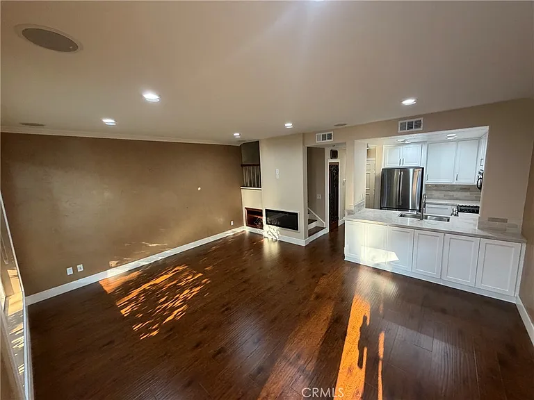 27 Tradewinds — Photo 9